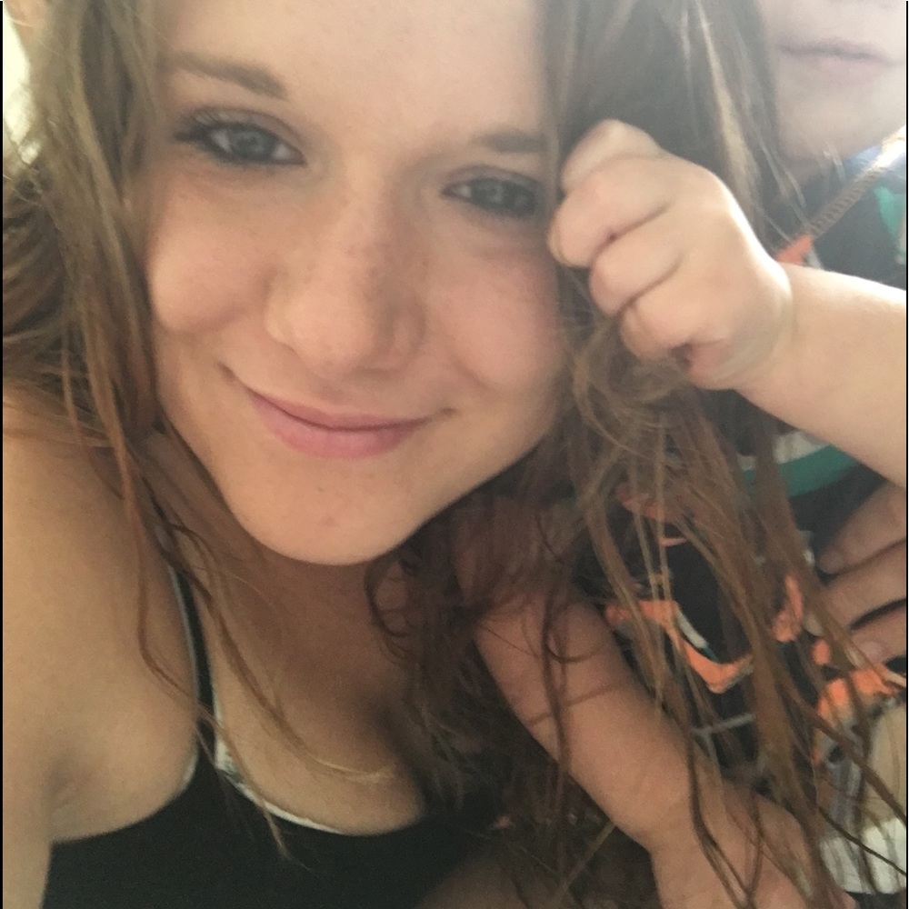 Meet your Posher, Cassandra